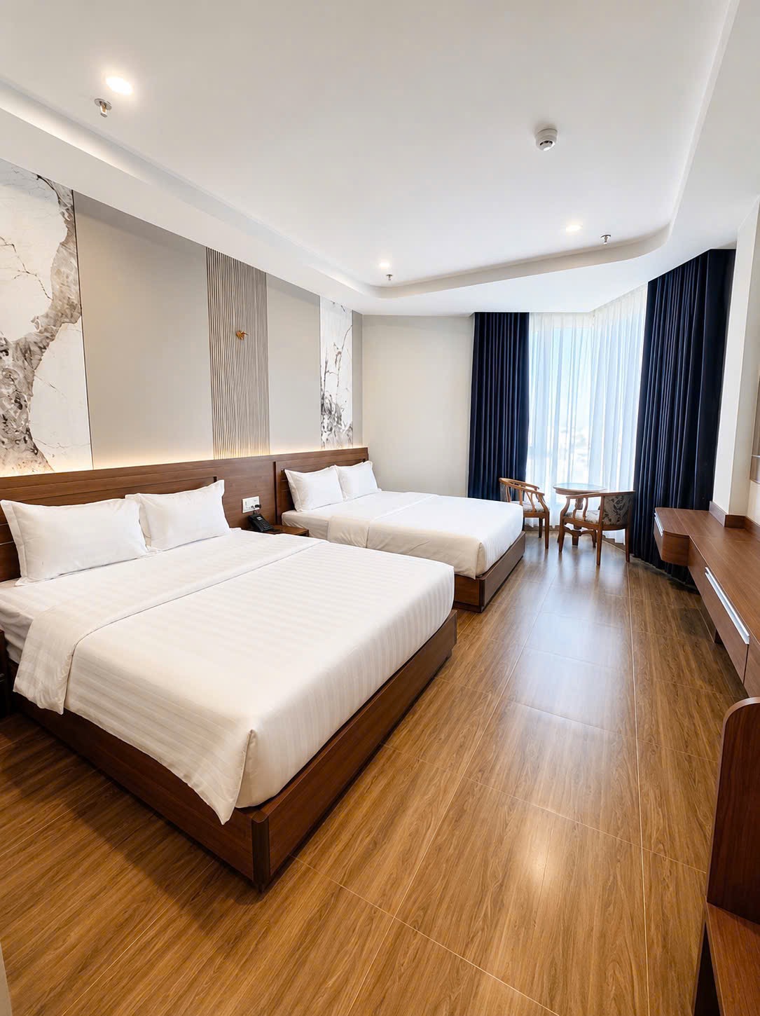 Phòng Phòng 4 Người View Biển — Khách Sạn Ngọc Thành